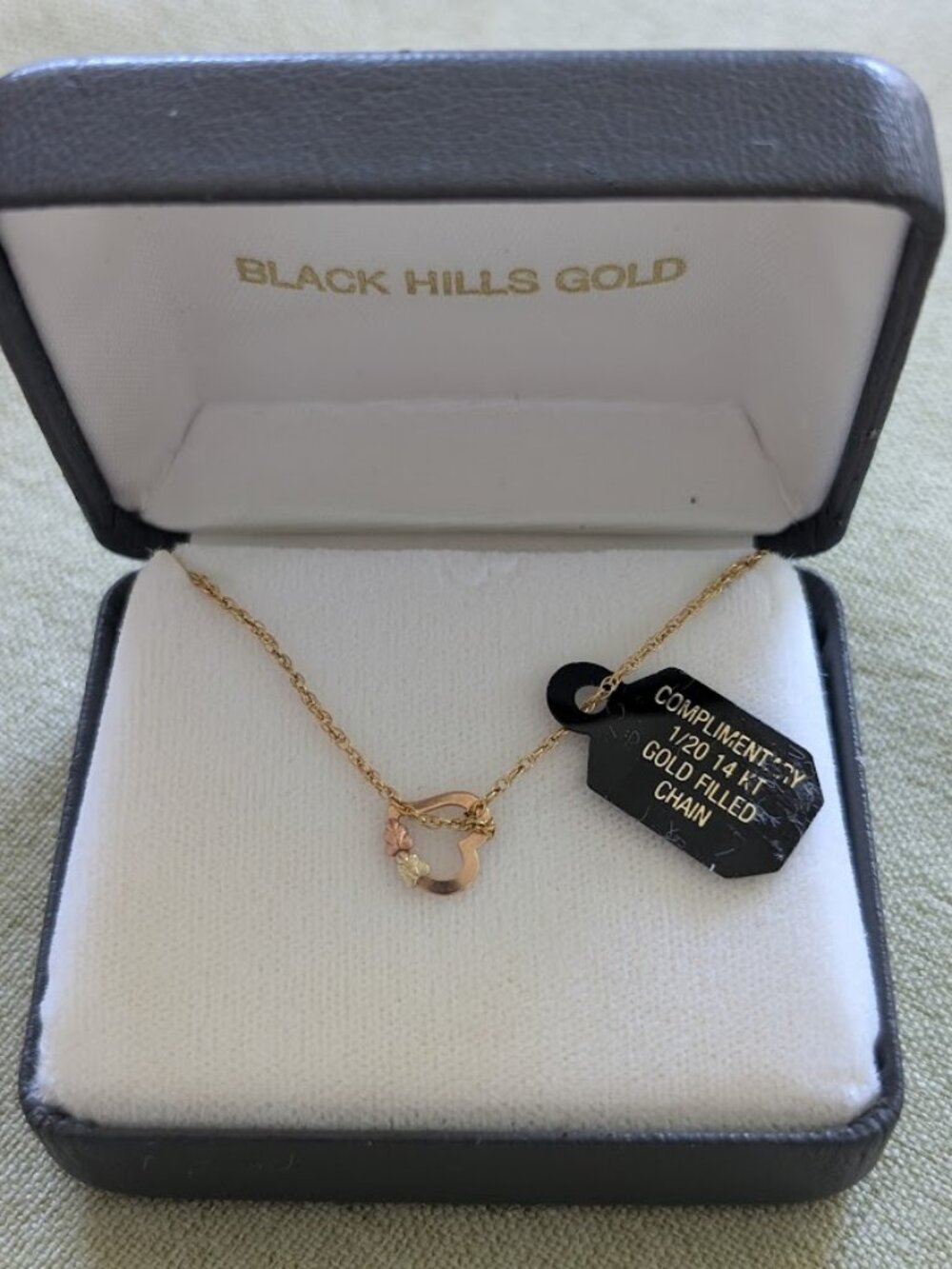 Vintage COLEMAN C.CO 10K Tri-Color Black Hills Gold Floating Heart Necklace NIB